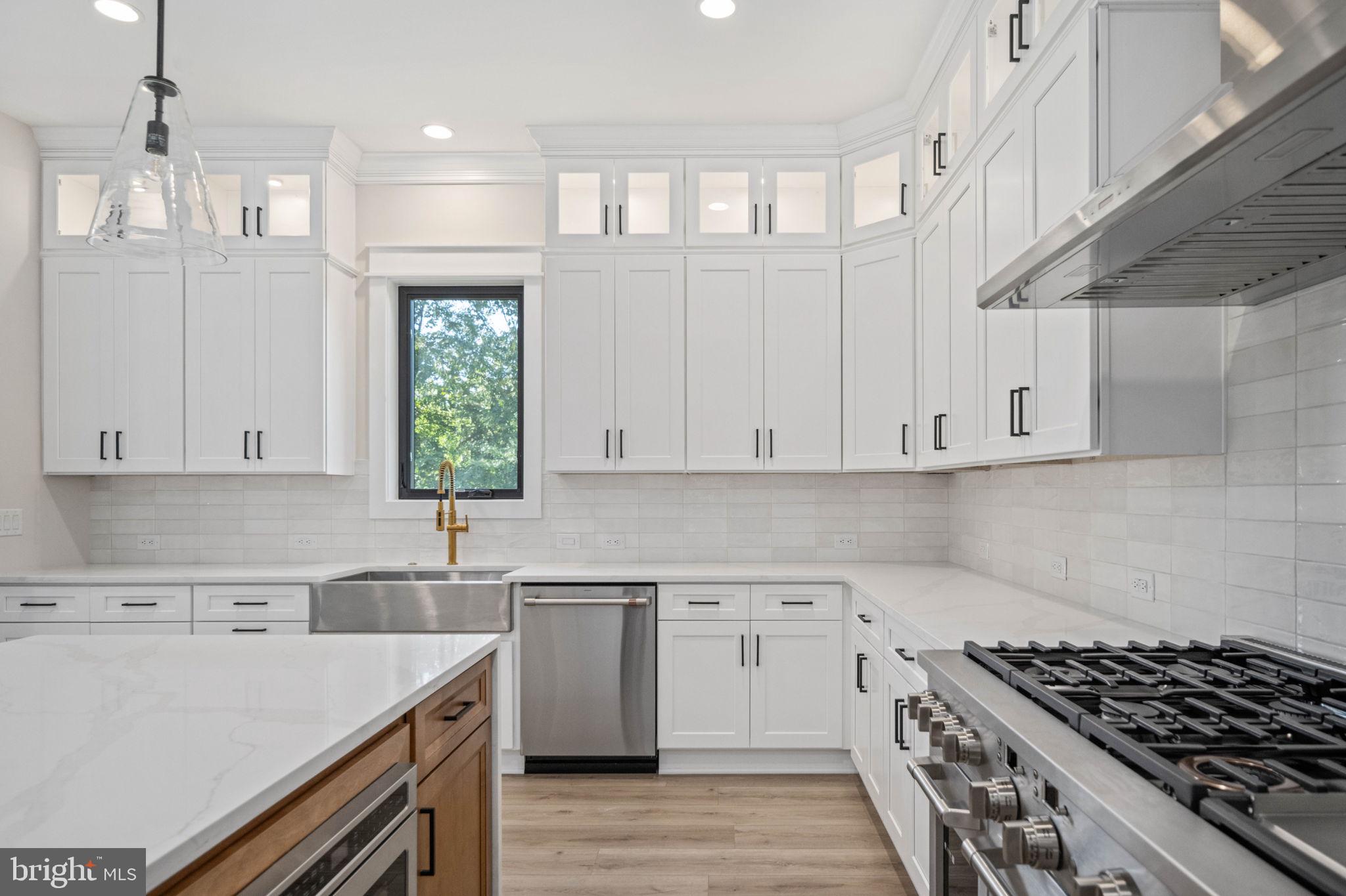 PIMMIT HILLS - Residential