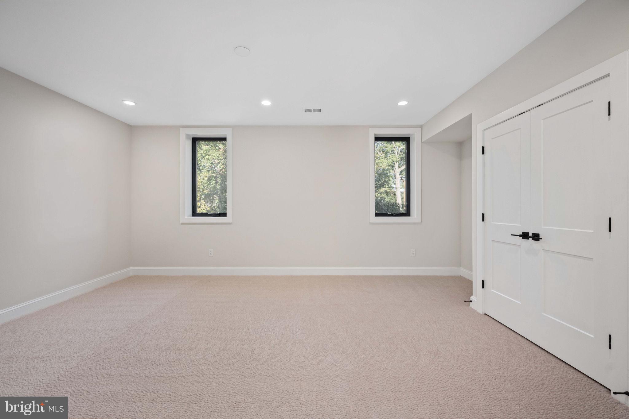 PIMMIT HILLS - Residential