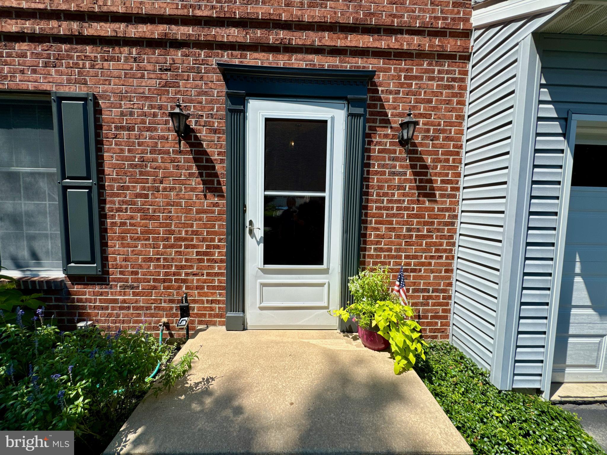 4135 CAMBERLAY DRIVE