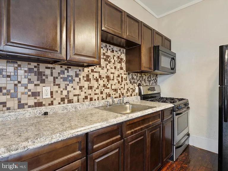 STRAWBERRY MANSION - Residential