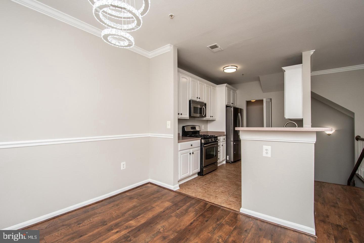 FOX MILL STATION - Residential Lease