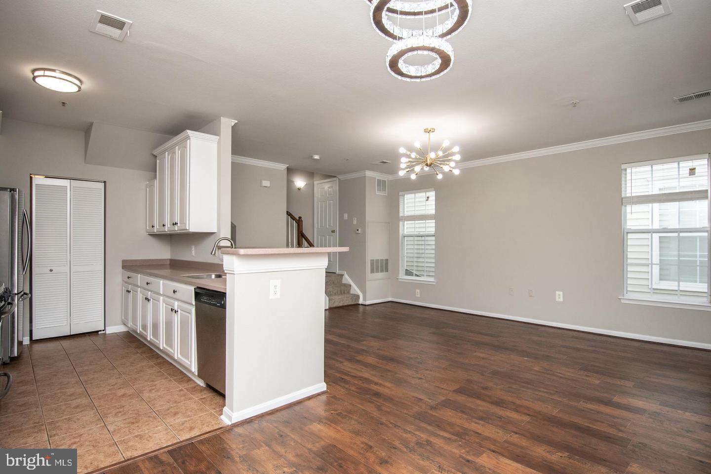 FOX MILL STATION - Residential Lease