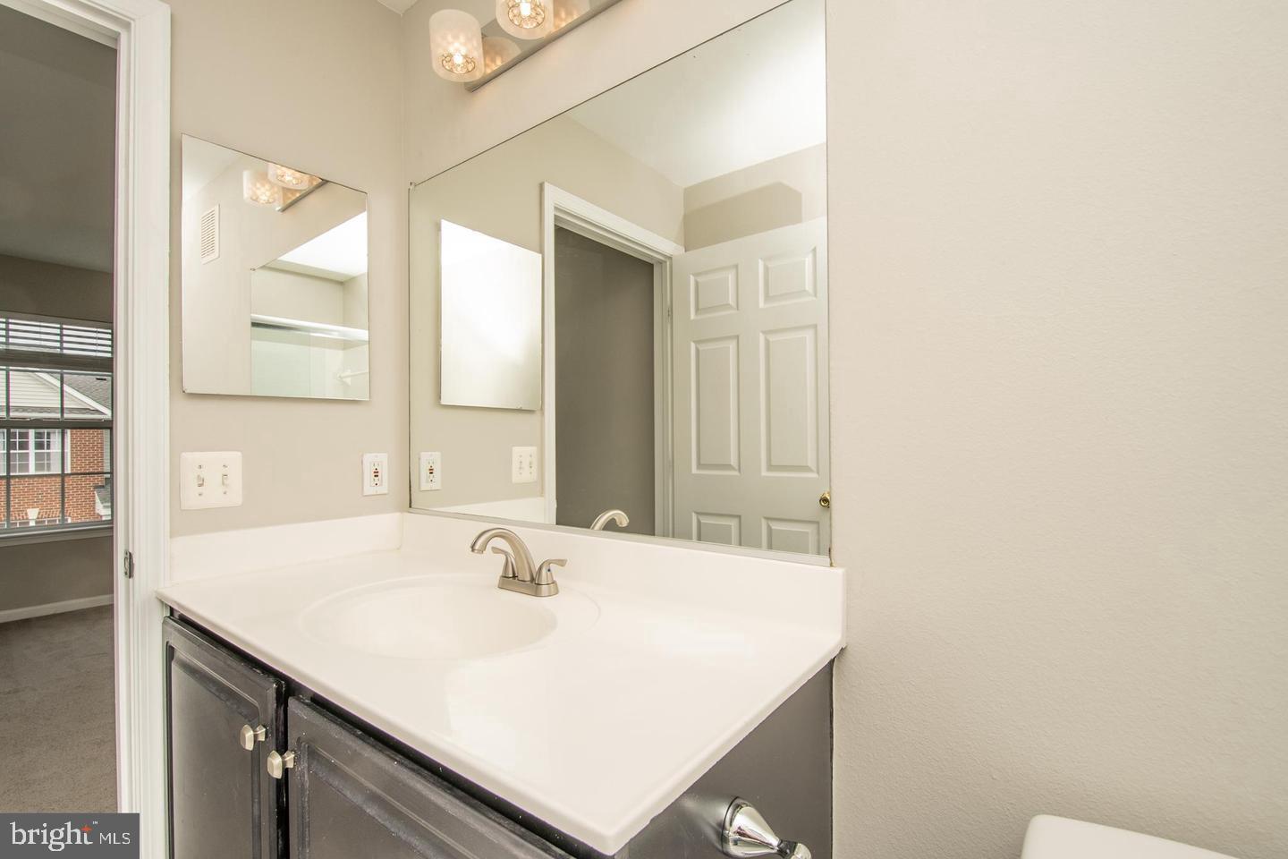 FOX MILL STATION - Residential Lease