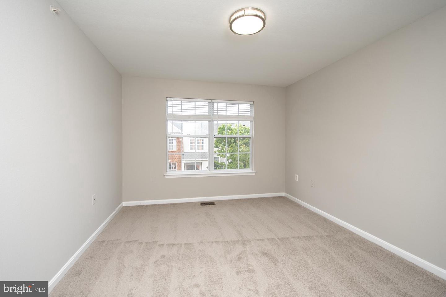 FOX MILL STATION - Residential Lease