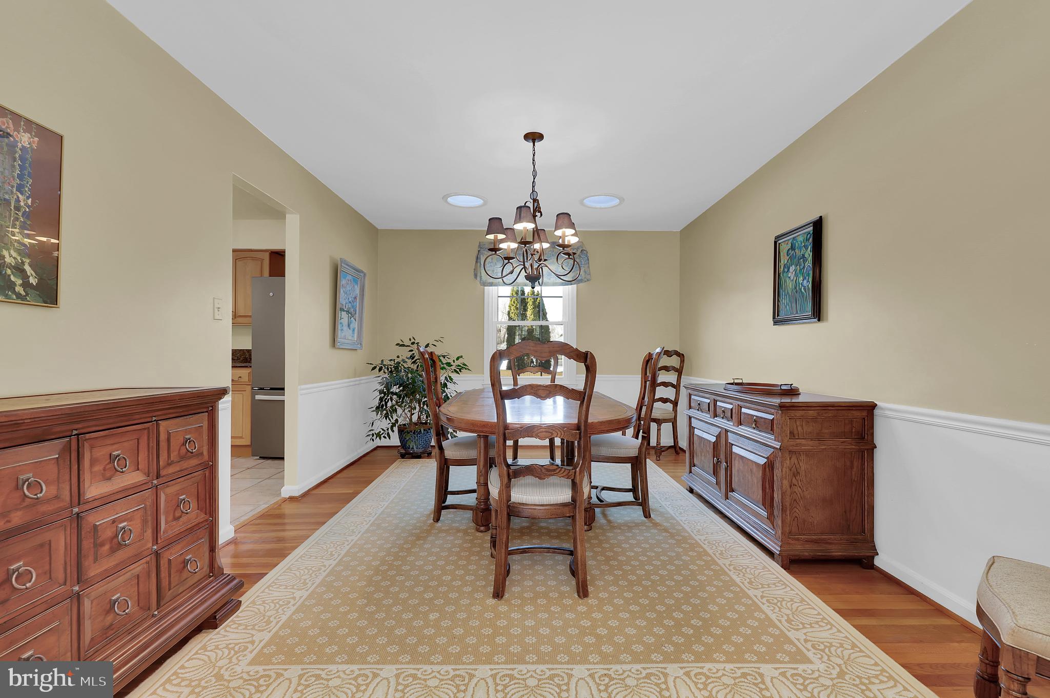 MANOR LAKE - Residential