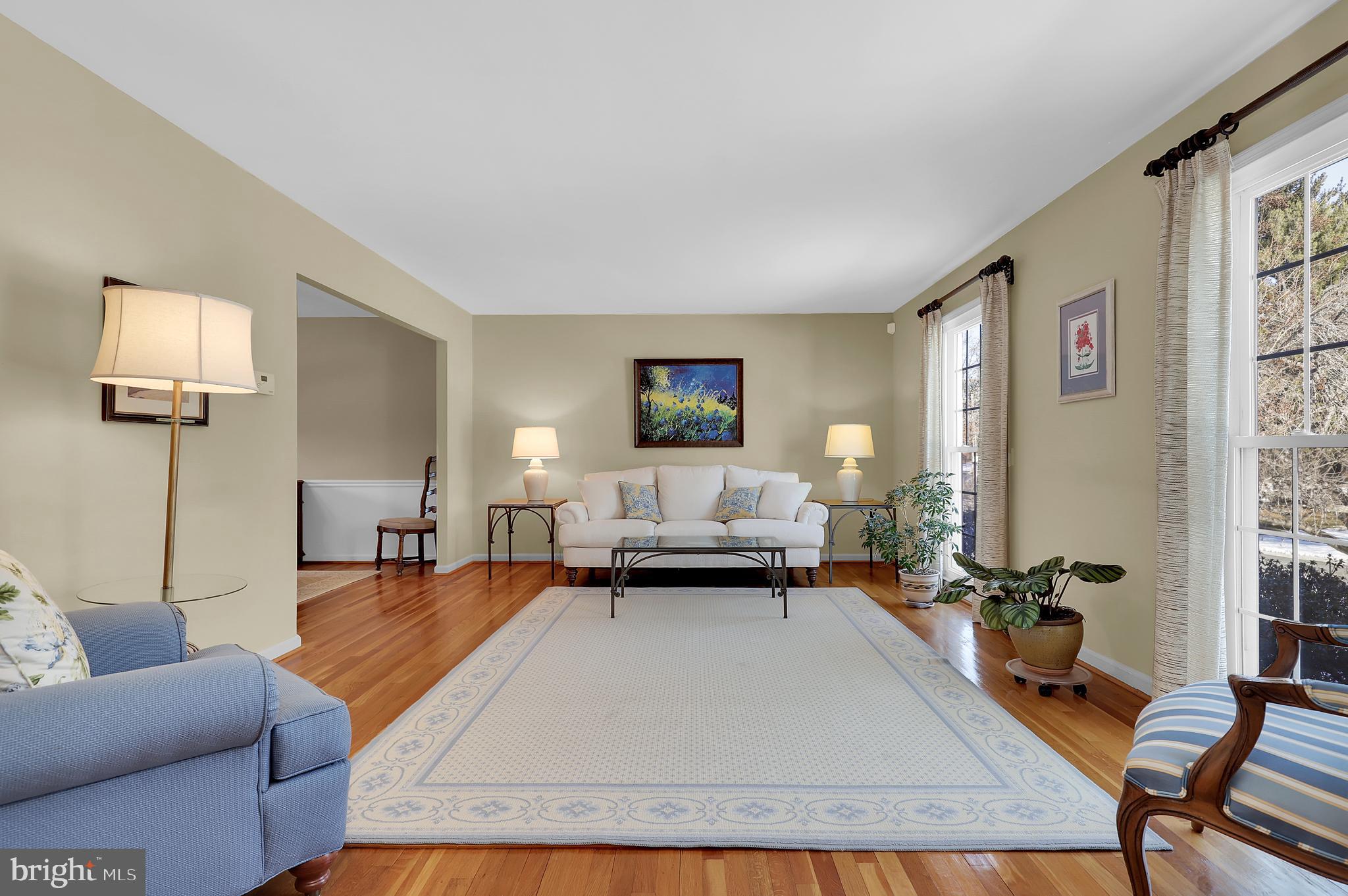 MANOR LAKE - Residential