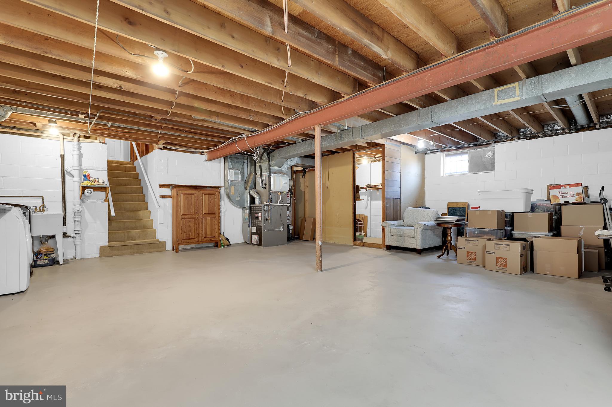 MANOR LAKE - Residential