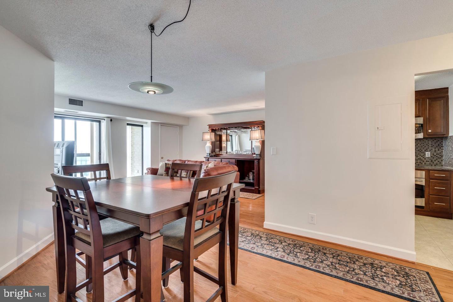 ALTA VISTA CONDO - Residential Lease