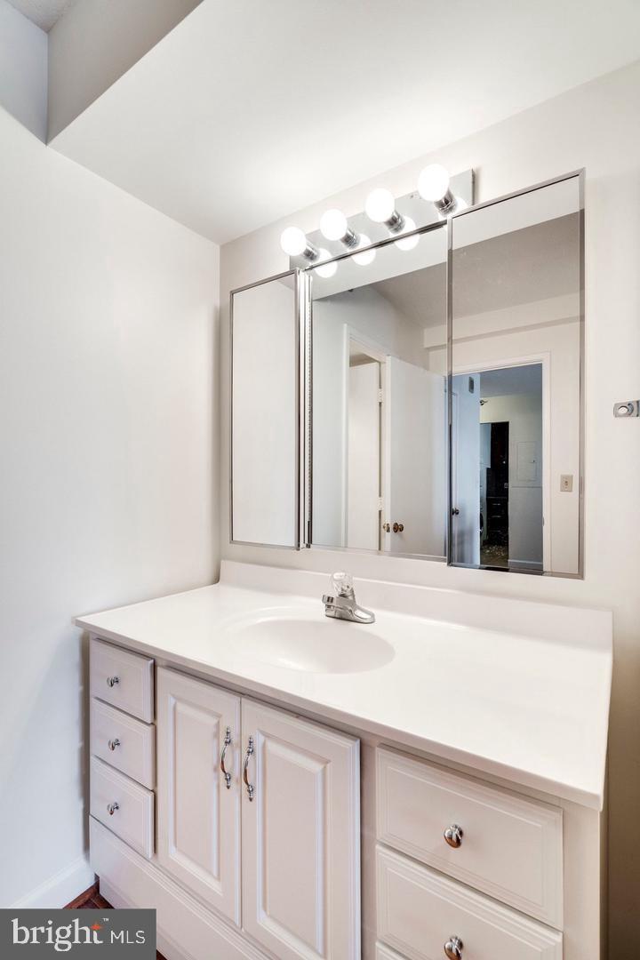 ALTA VISTA CONDO - Residential Lease