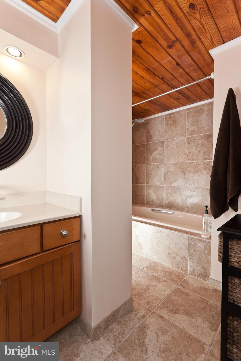 CANTON COVE - Residential Lease