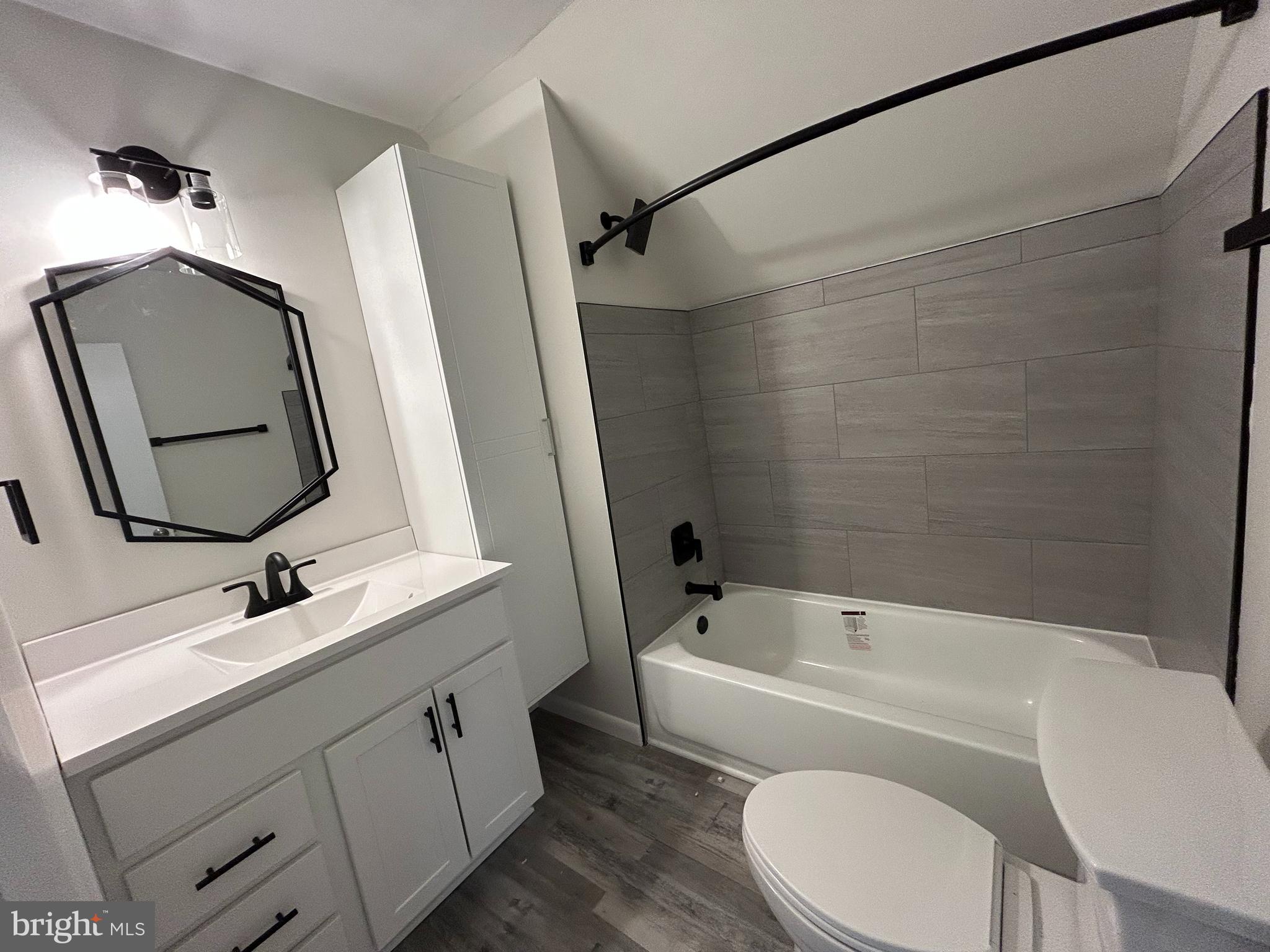 ROSEDALE - Residential Lease