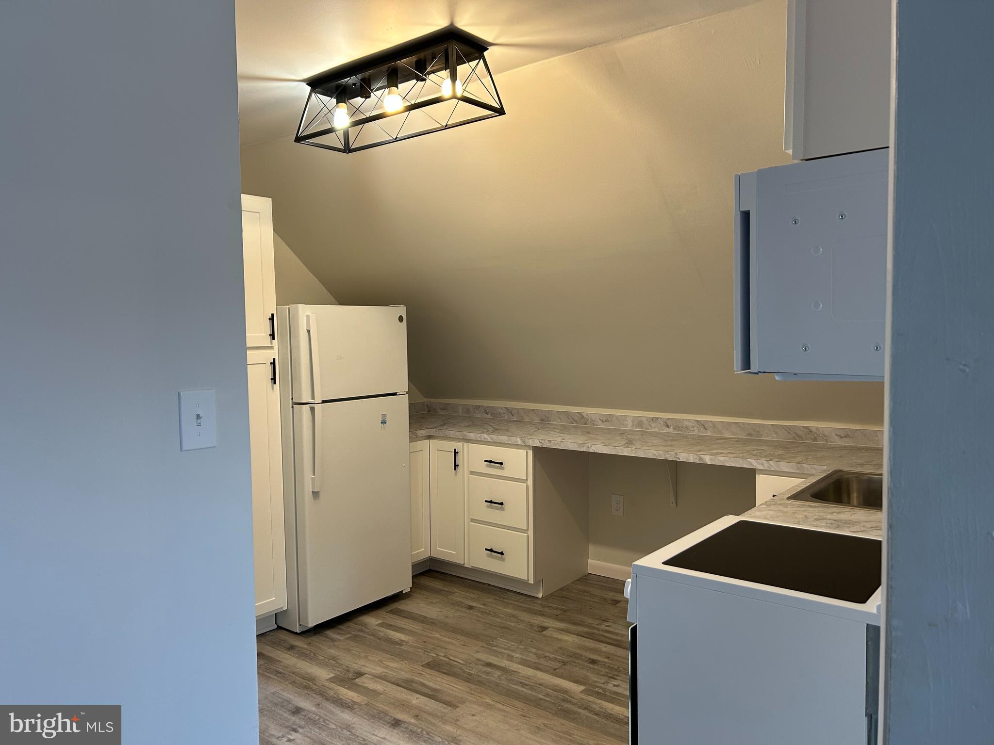 ROSEDALE - Residential Lease