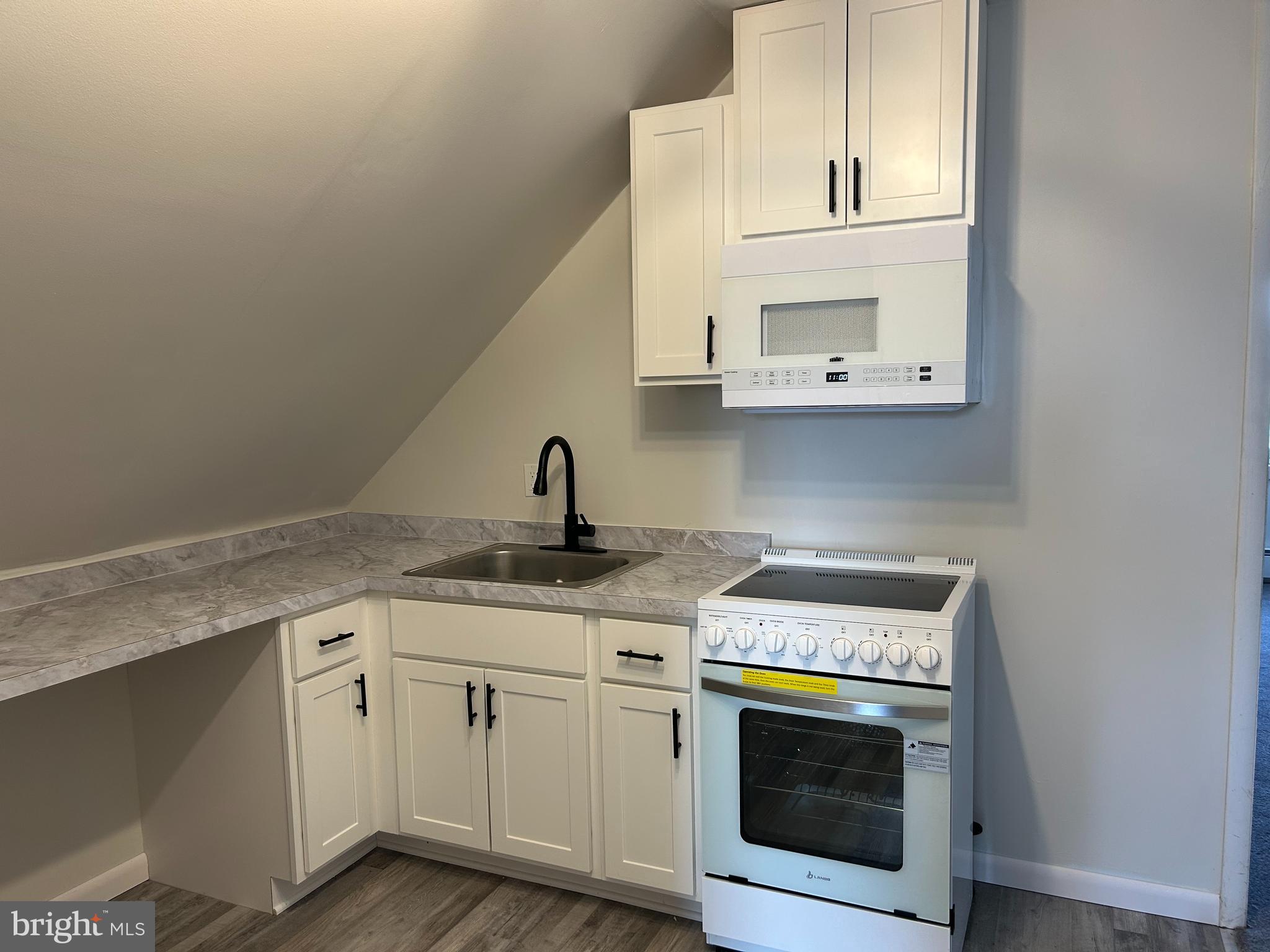 ROSEDALE - Residential Lease
