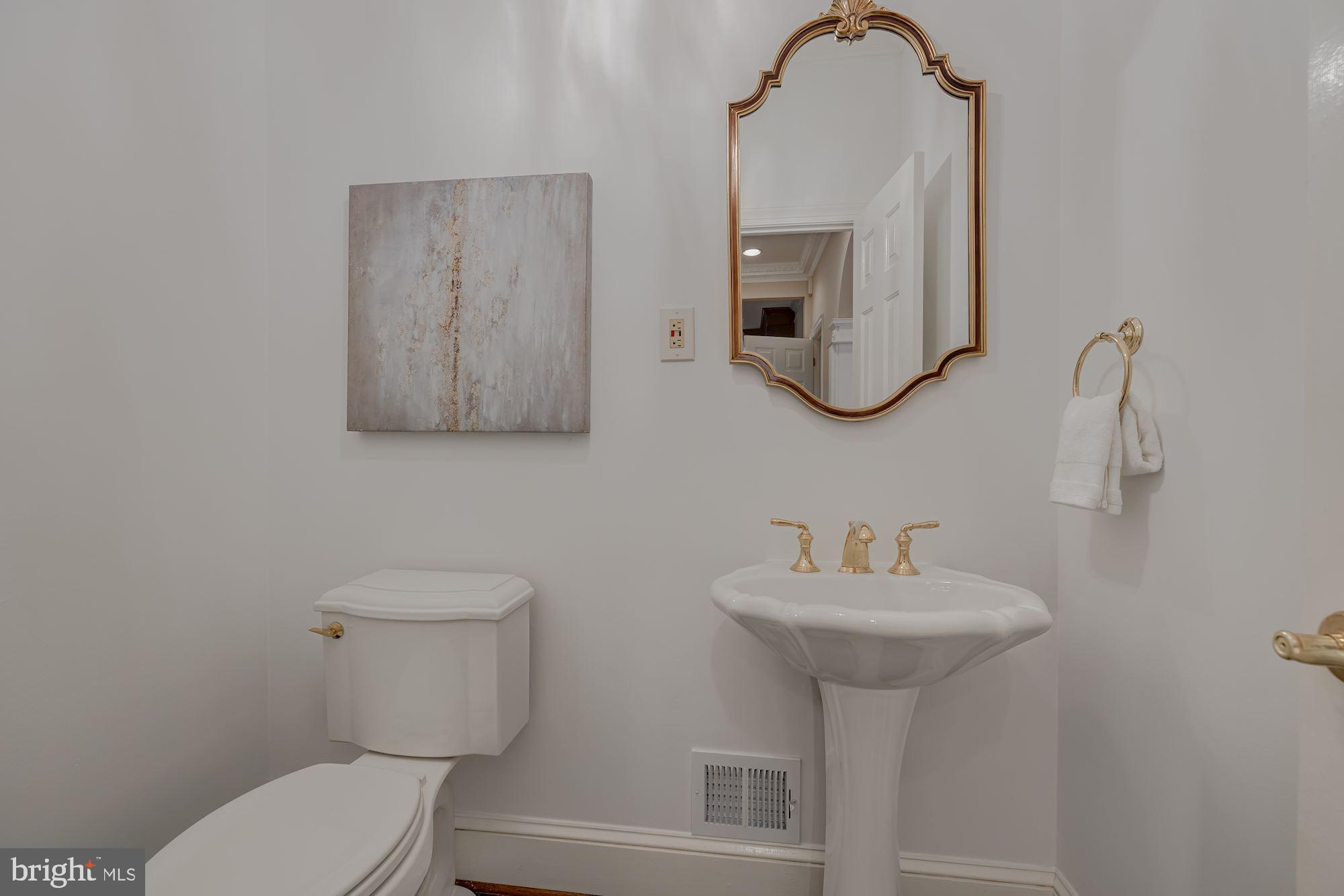 POTOMAC OVERLOOK - Residential