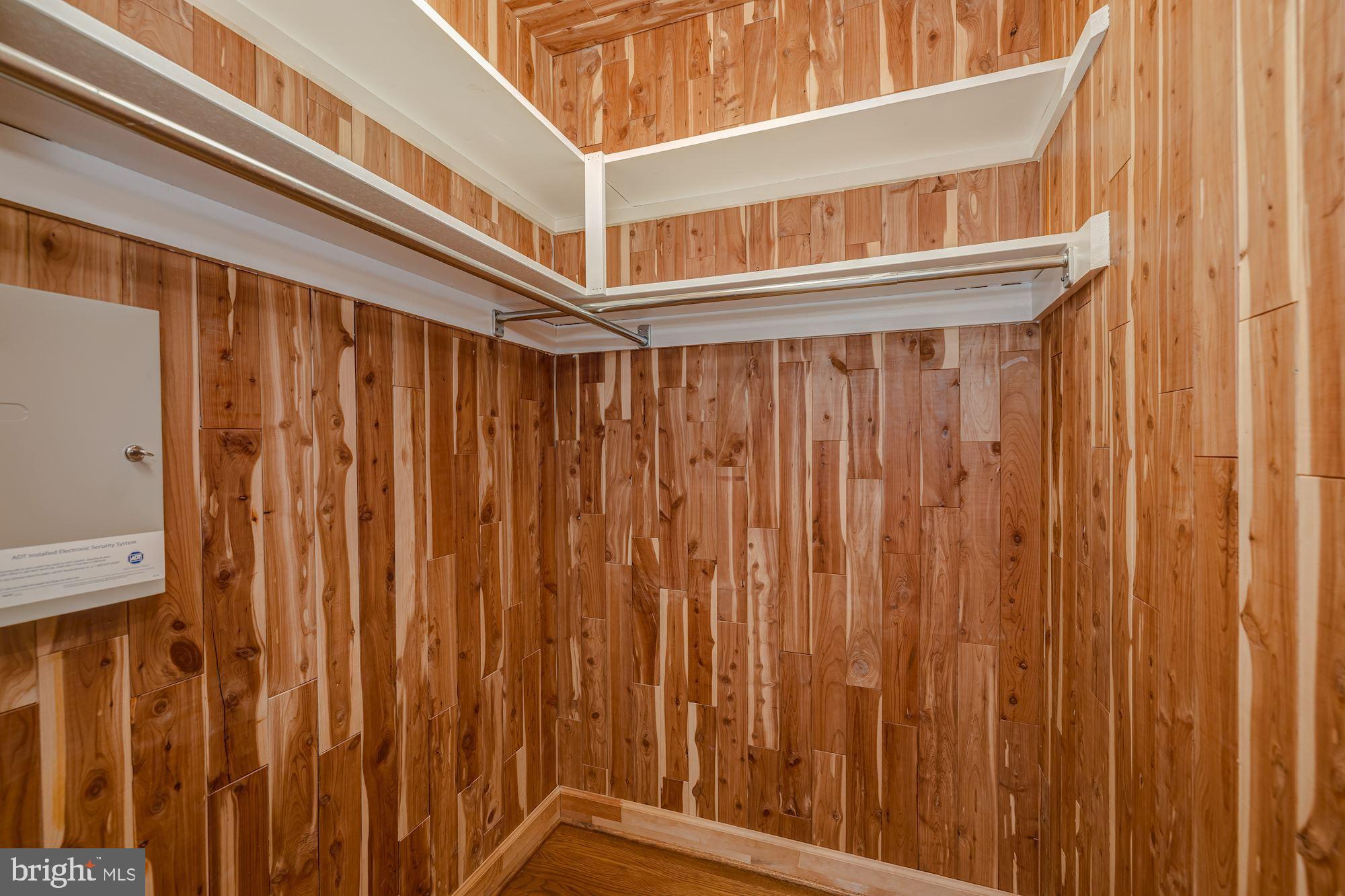 POTOMAC OVERLOOK - Residential