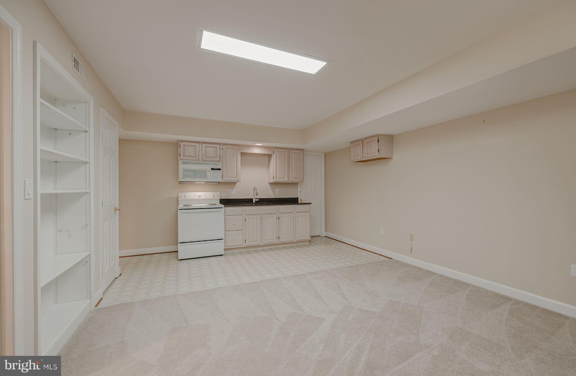 POTOMAC OVERLOOK - Residential