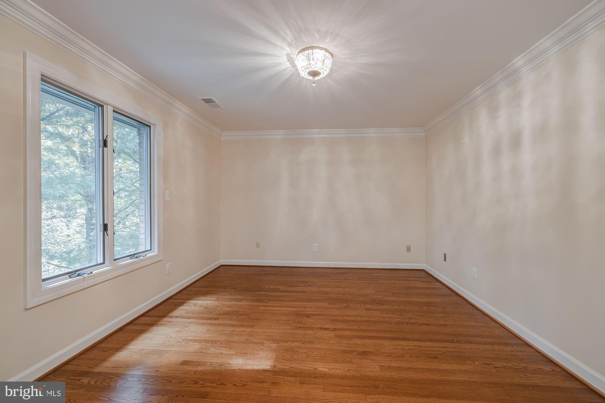 POTOMAC OVERLOOK - Residential