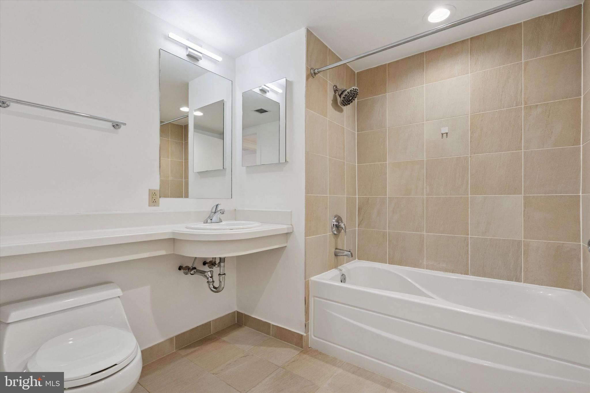 WASHINGTON SQ WEST - Residential