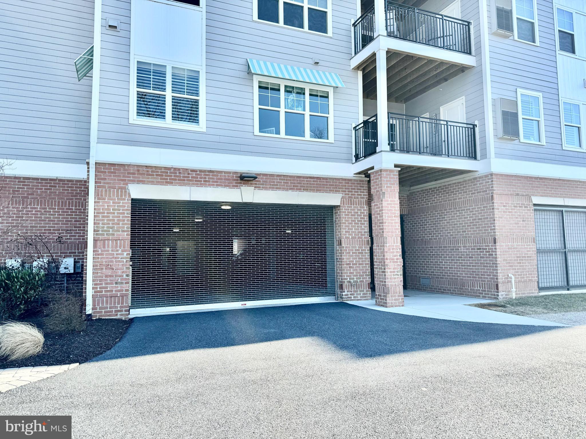 MIDDLE RIVER - Residential