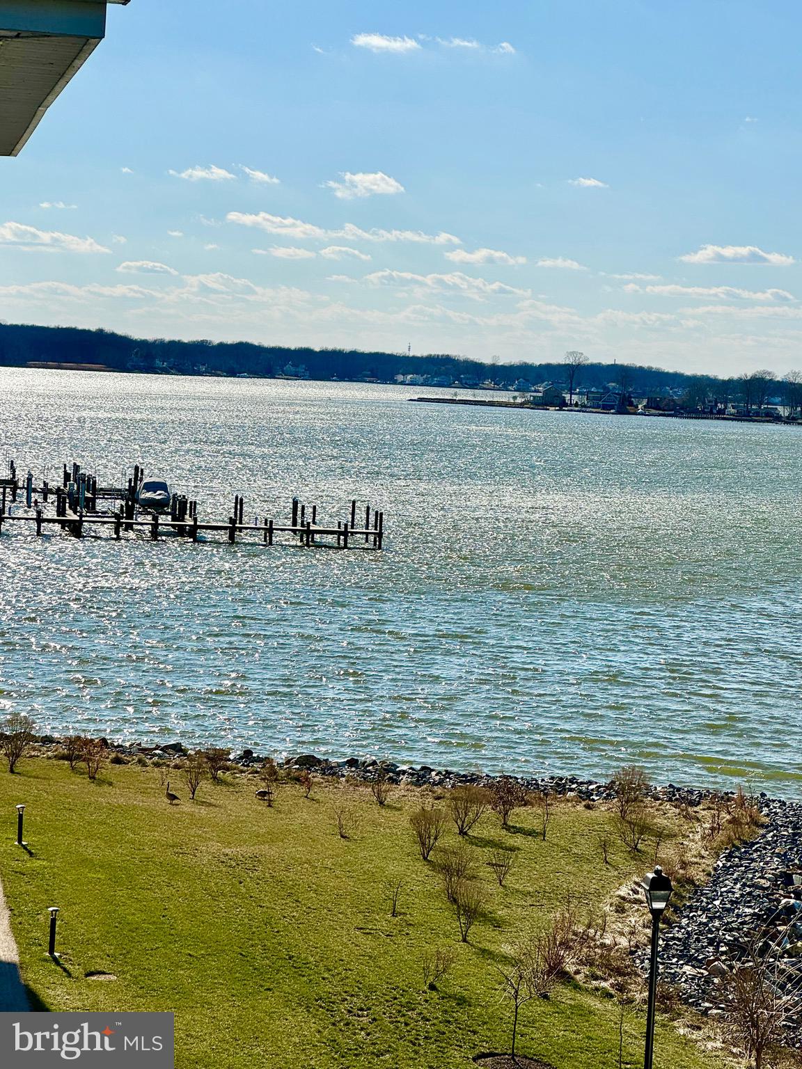 MIDDLE RIVER - Residential