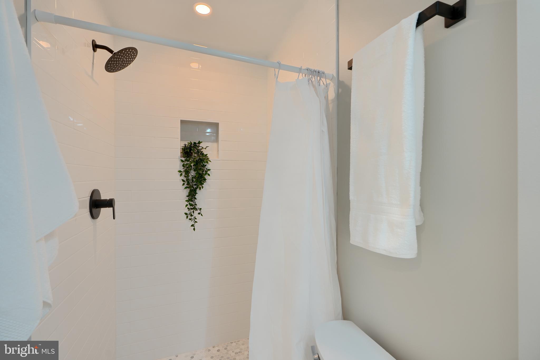 LOCUST POINT - Residential