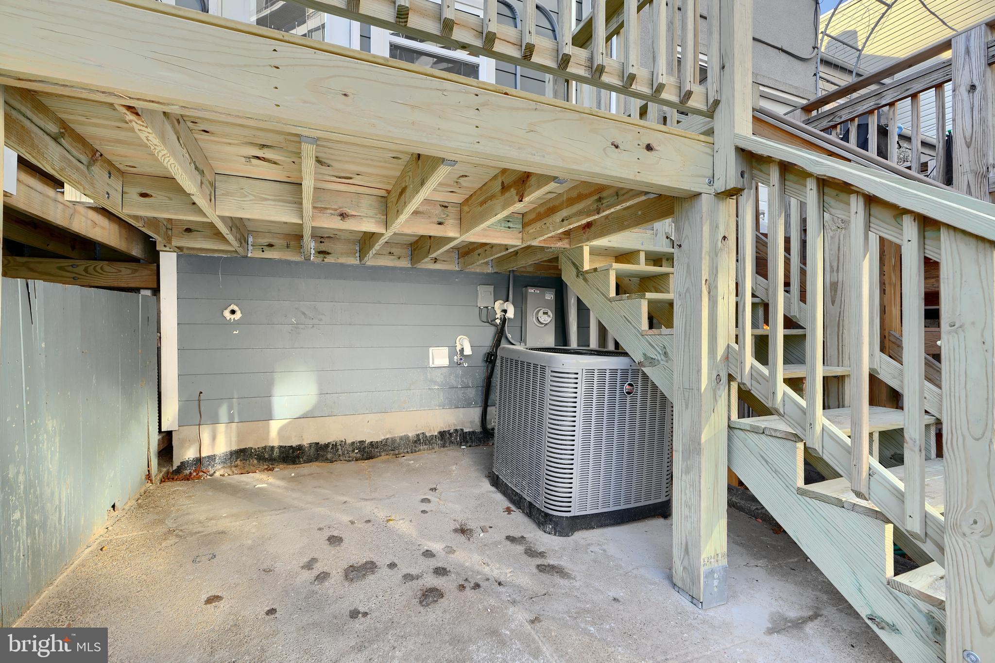 LOCUST POINT - Residential