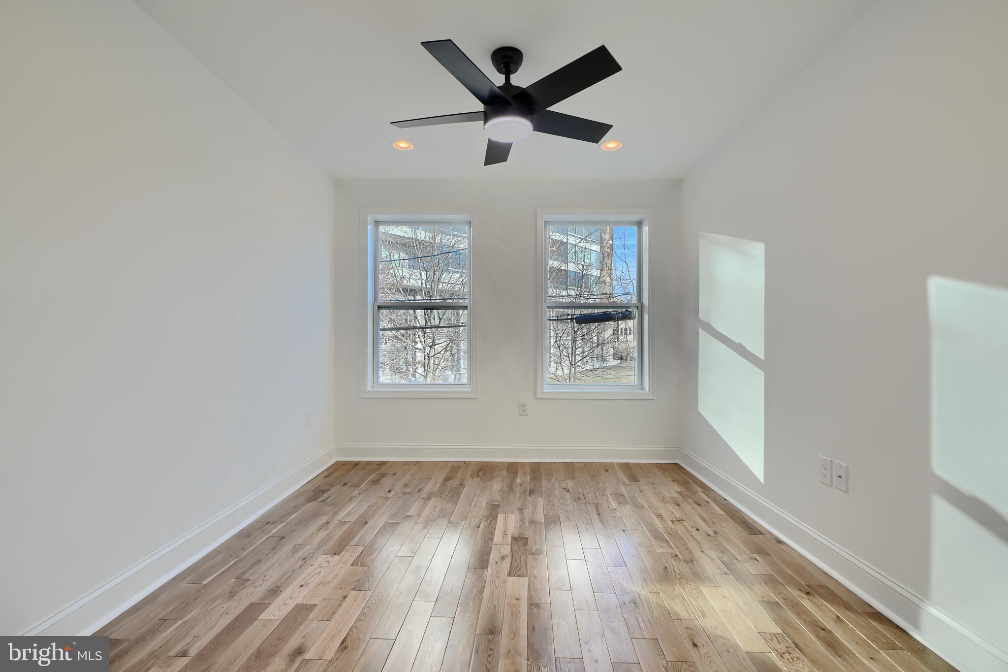 LOCUST POINT - Residential