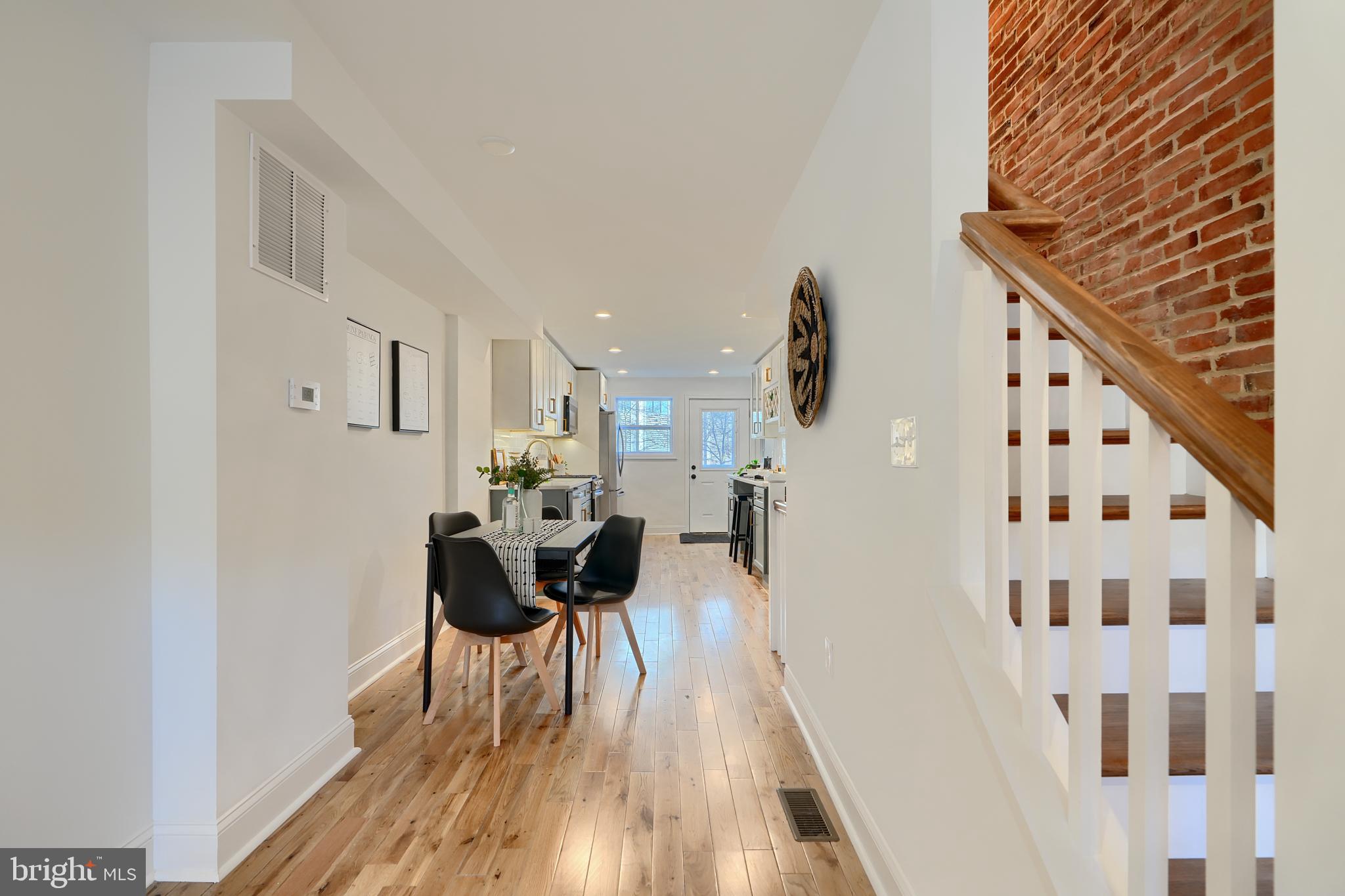 LOCUST POINT - Residential