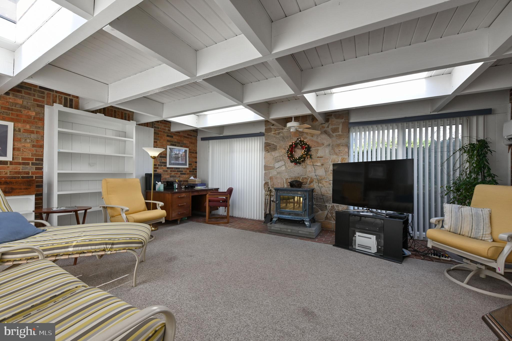 WHITEHALL BEACH - Residential