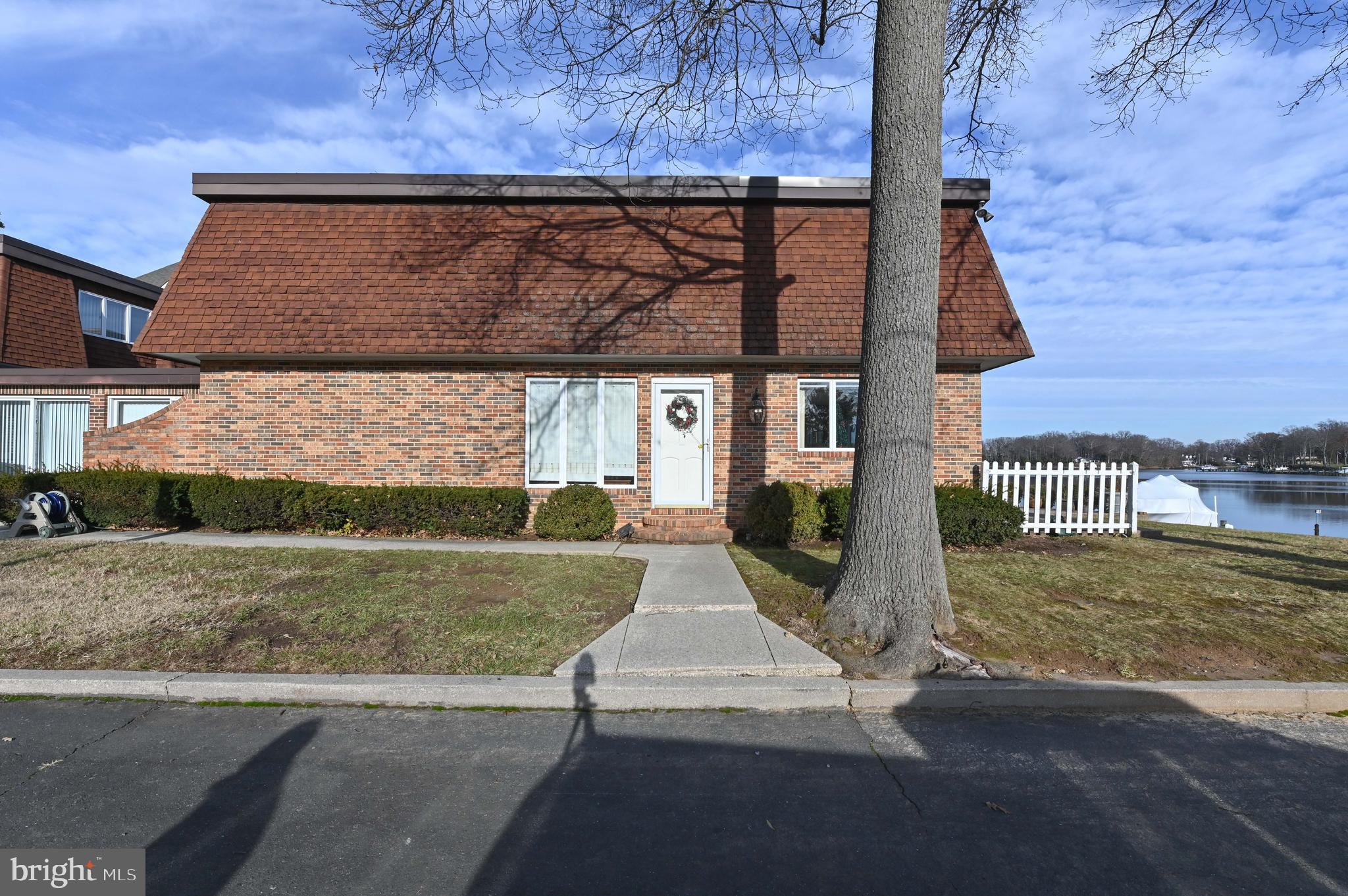 WHITEHALL BEACH - Residential