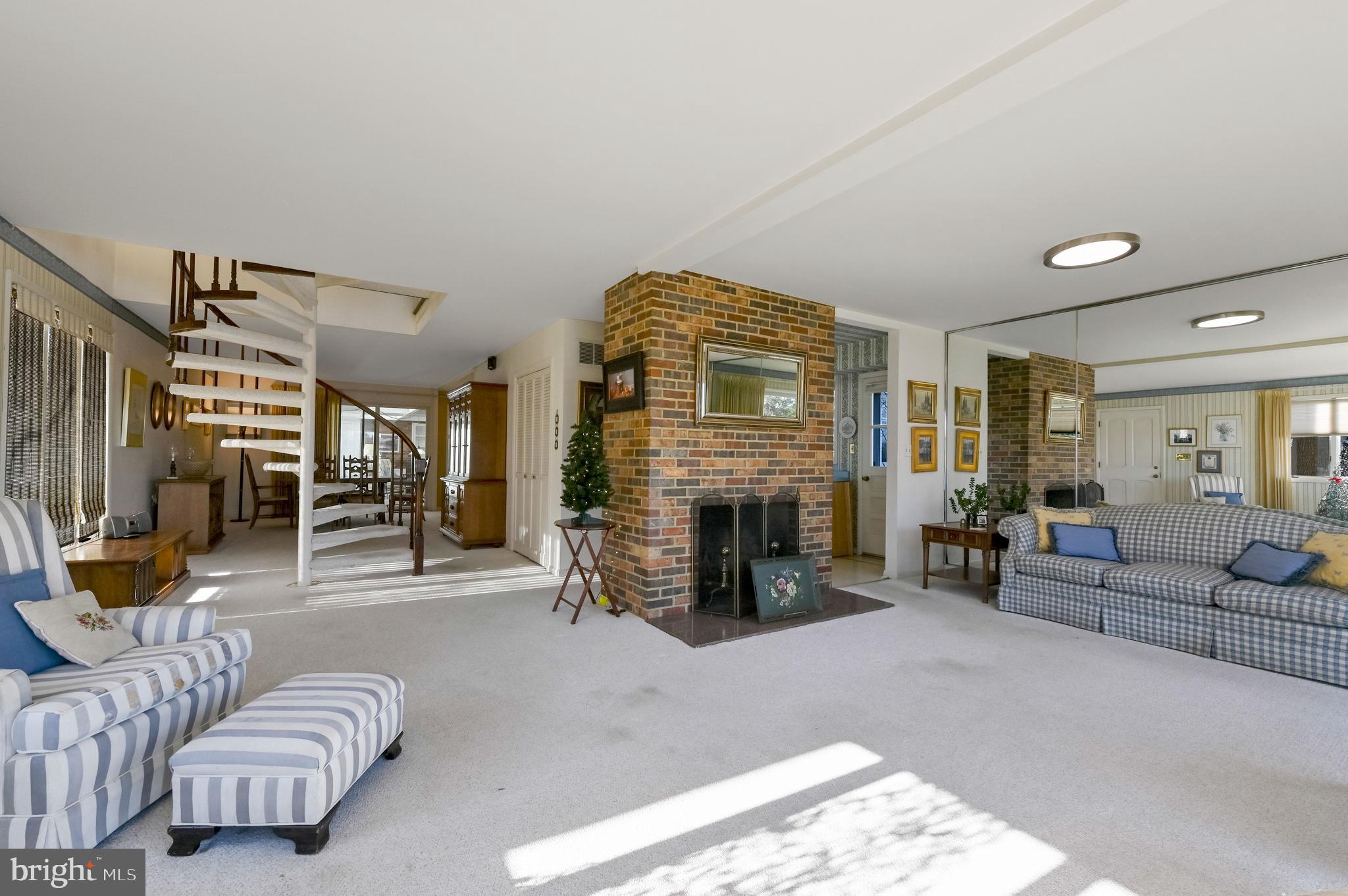 WHITEHALL BEACH - Residential