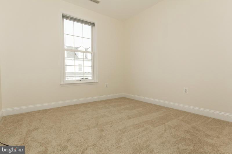 CAMDEN CROSSING - Residential Lease