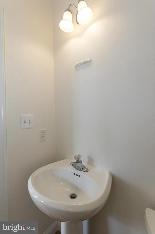 CAMDEN CROSSING - Residential Lease