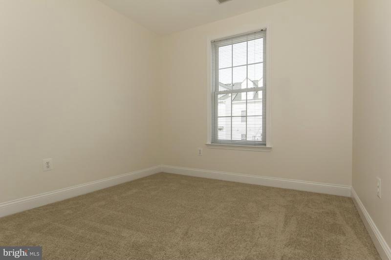 CAMDEN CROSSING - Residential Lease