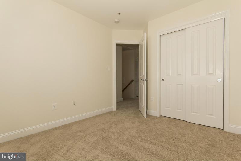 CAMDEN CROSSING - Residential Lease