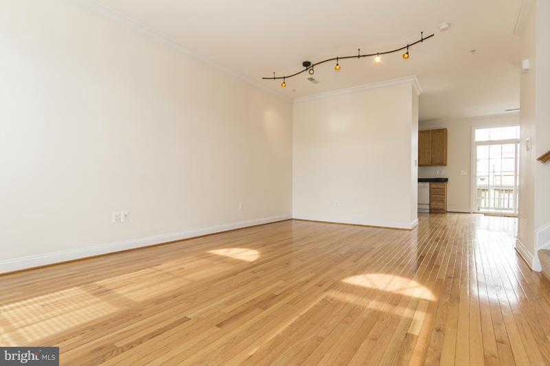 CAMDEN CROSSING - Residential Lease