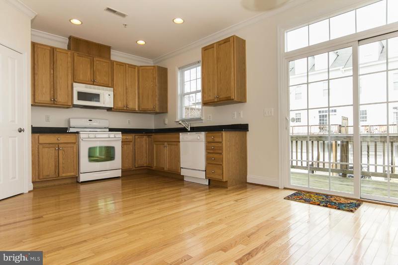 CAMDEN CROSSING - Residential Lease