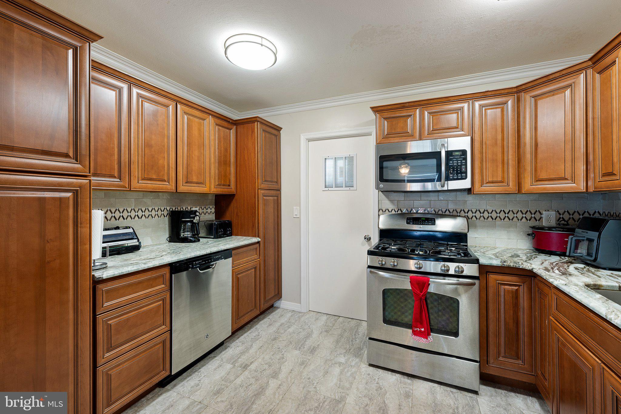 885 DOVER LEIPSIC ROAD