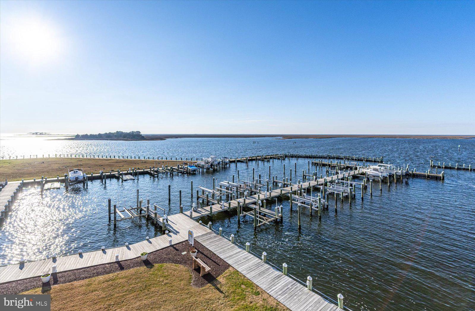 HARBOUR LIGHT CONDOS - Residential