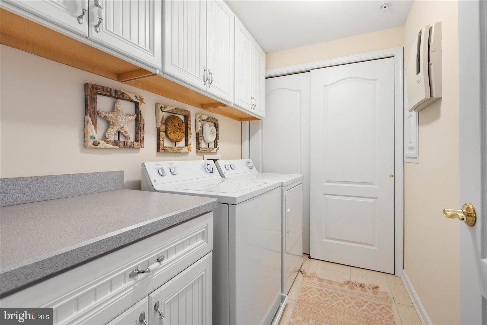 HARBOUR LIGHT CONDOS - Residential