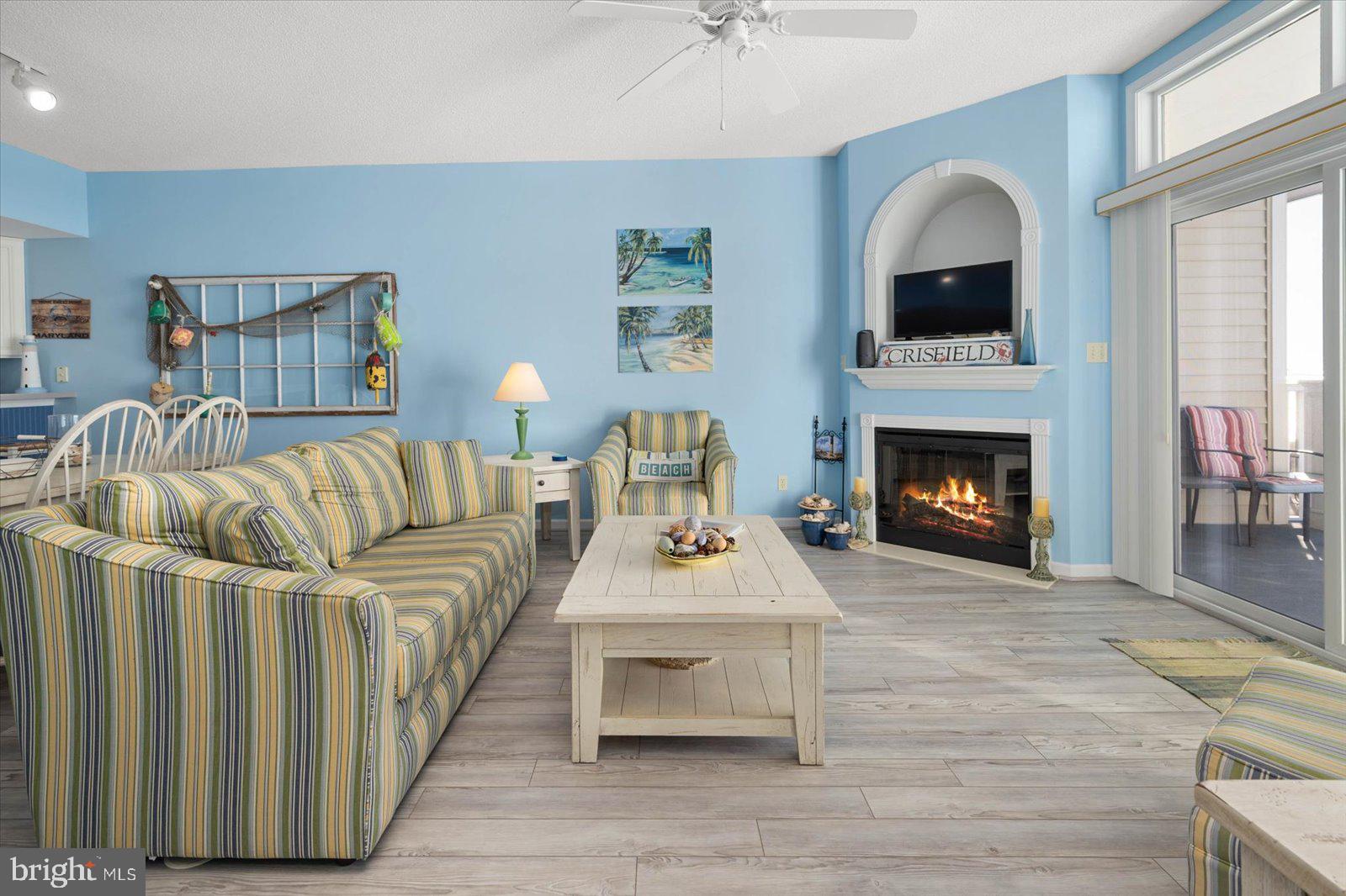 HARBOUR LIGHT CONDOS - Residential