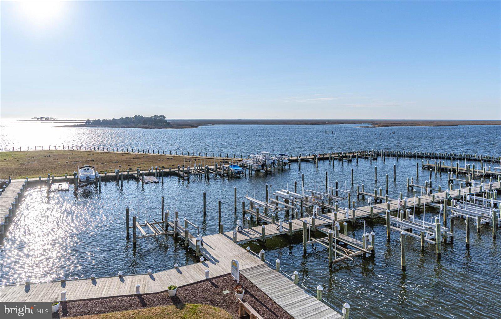 HARBOUR LIGHT CONDOS - Residential