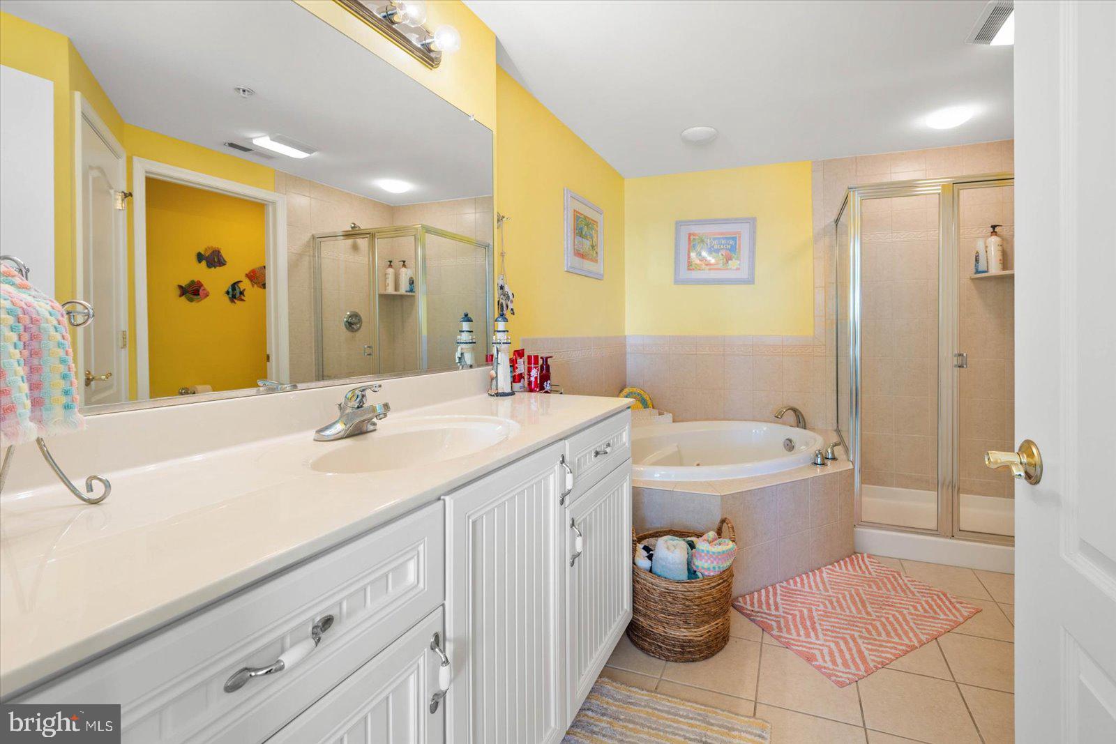 HARBOUR LIGHT CONDOS - Residential