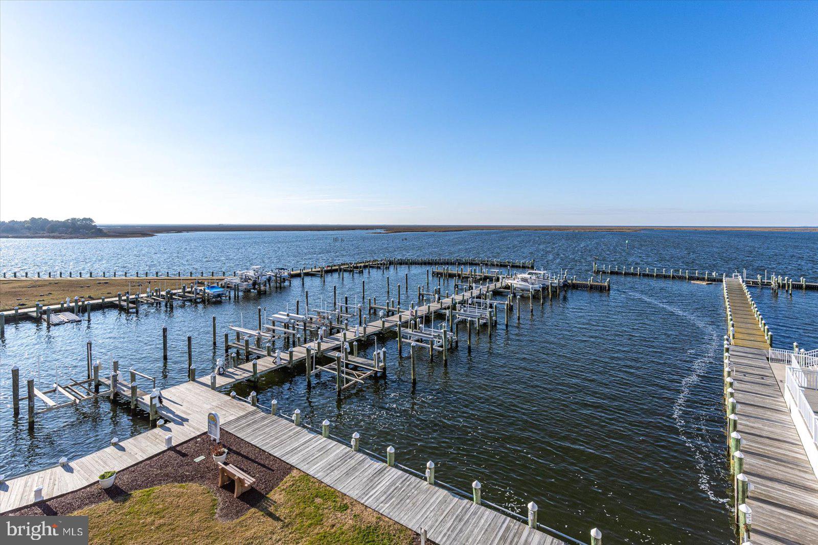 HARBOUR LIGHT CONDOS - Residential