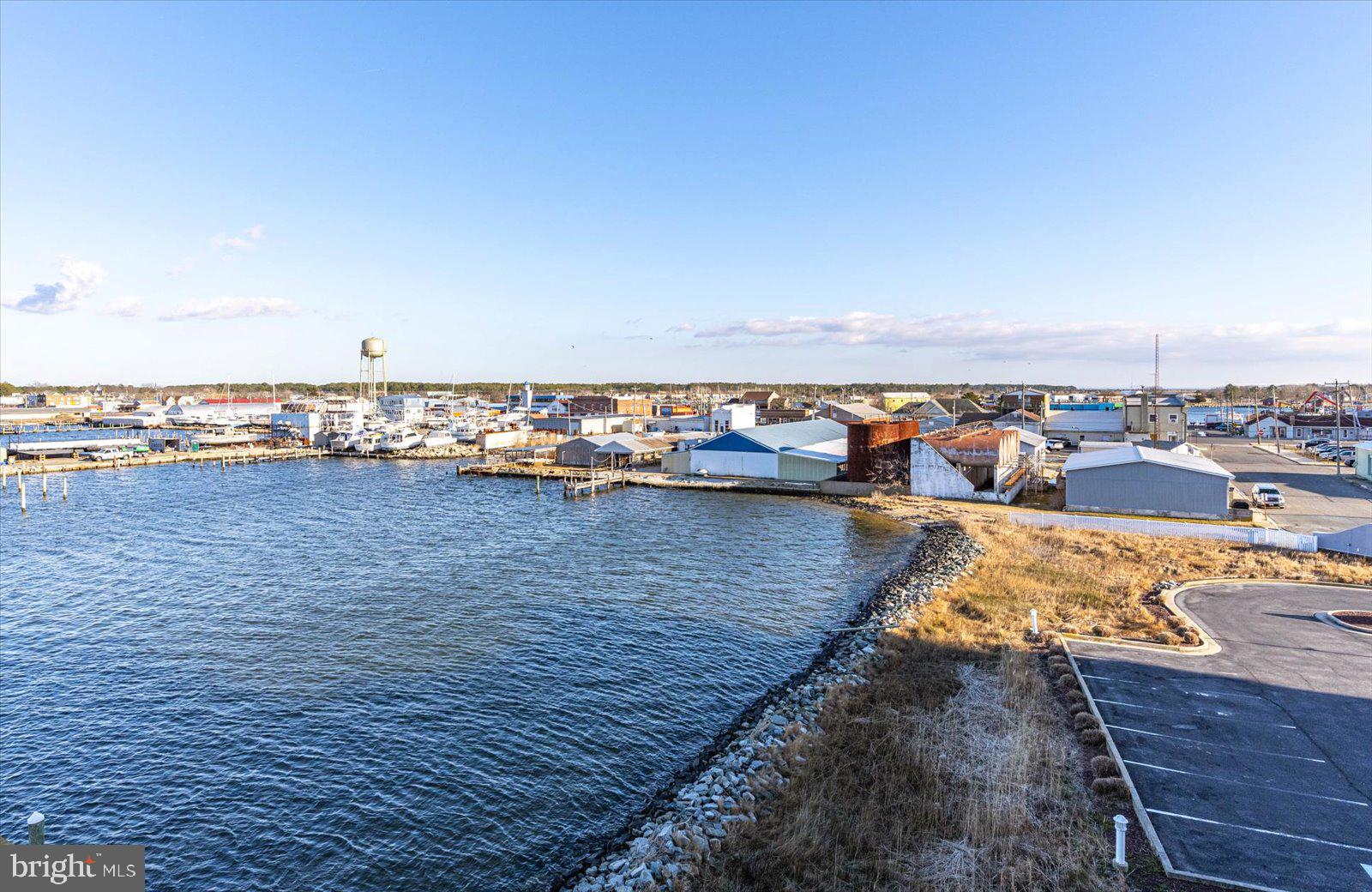 HARBOUR LIGHT CONDOS - Residential