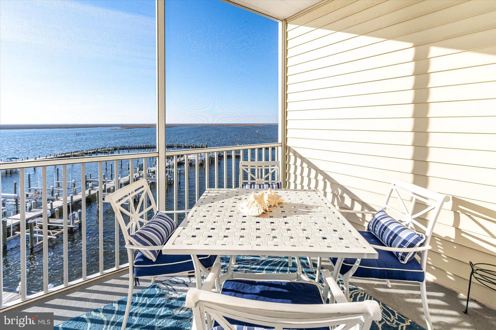 HARBOUR LIGHT CONDOS - Residential