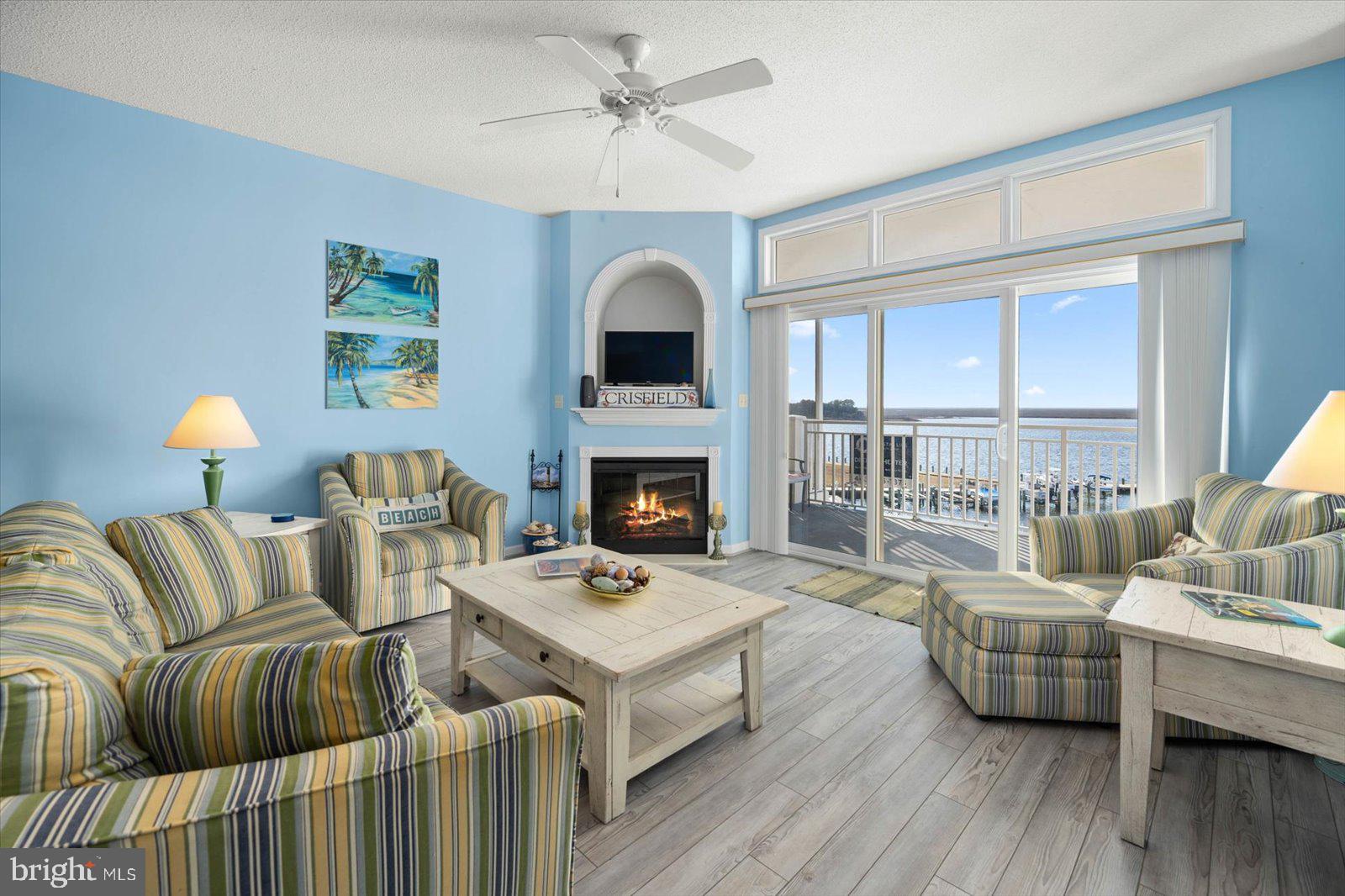 HARBOUR LIGHT CONDOS - Residential