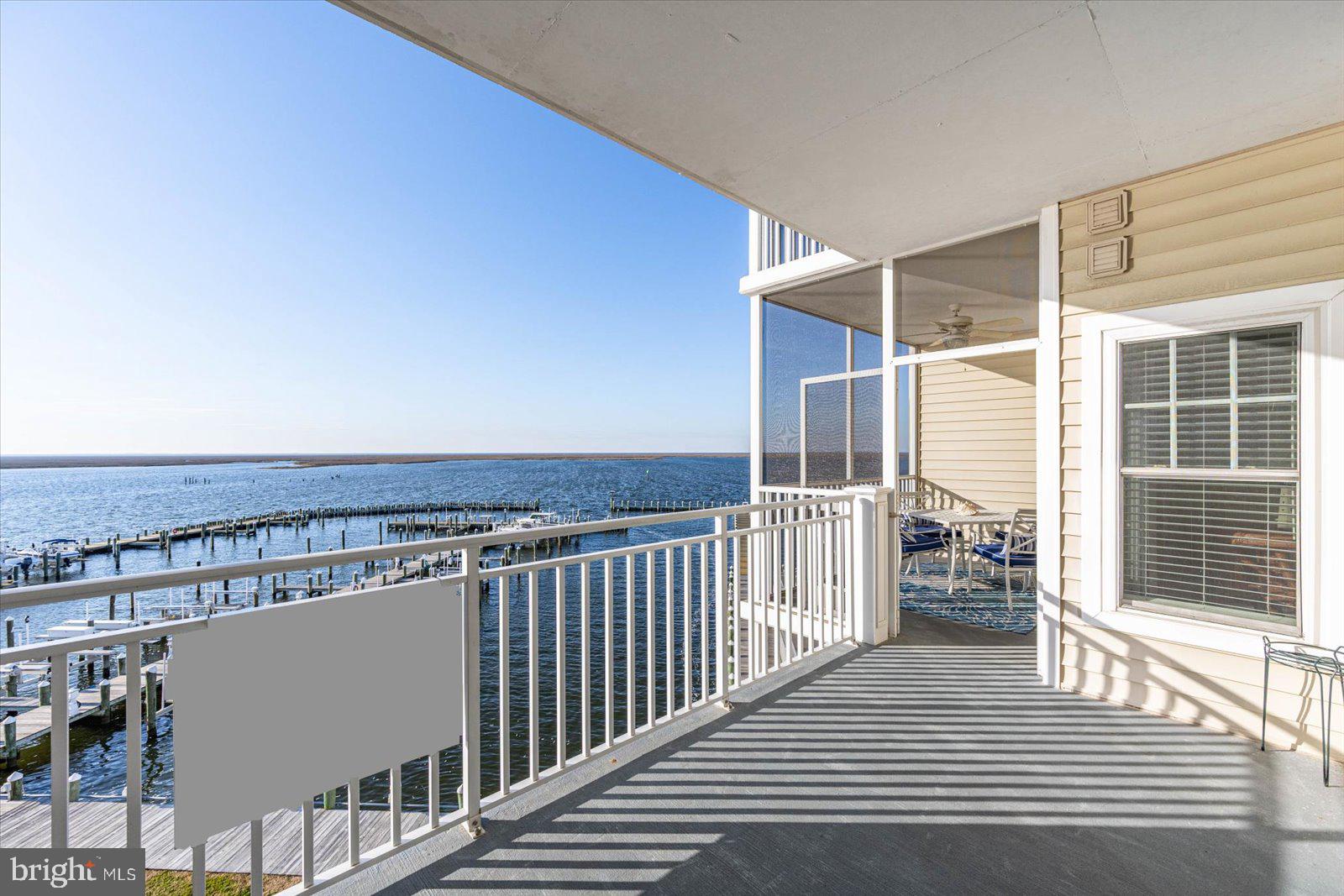 HARBOUR LIGHT CONDOS - Residential