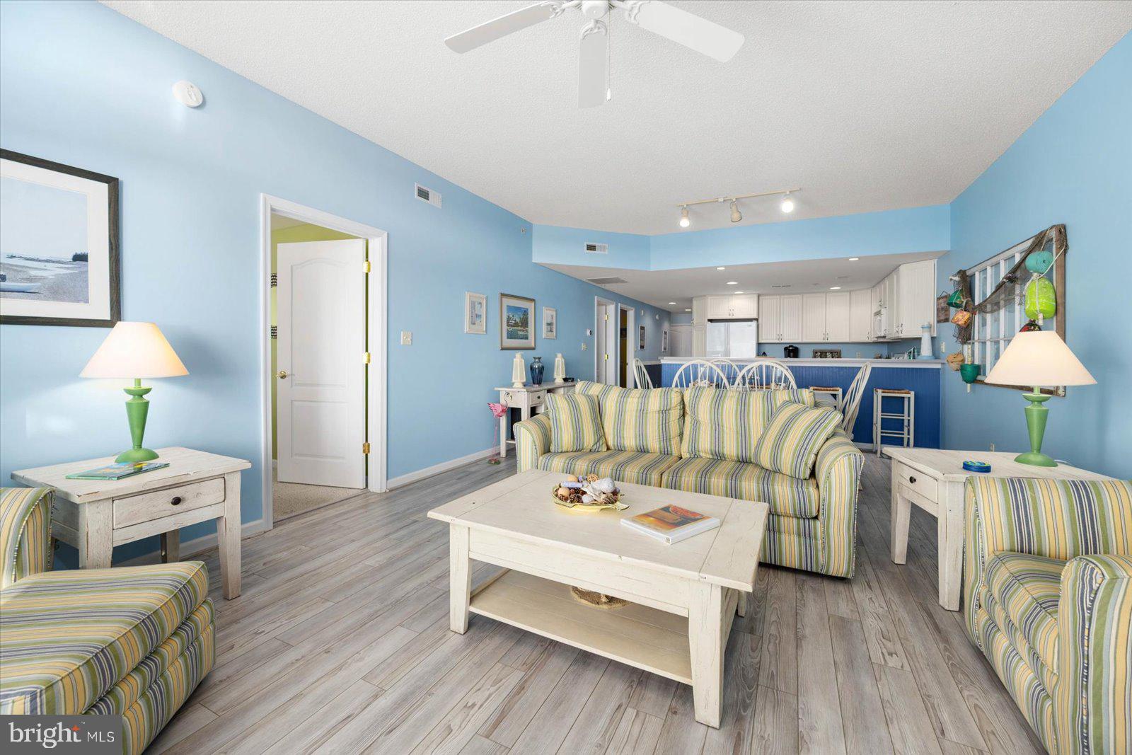 HARBOUR LIGHT CONDOS - Residential