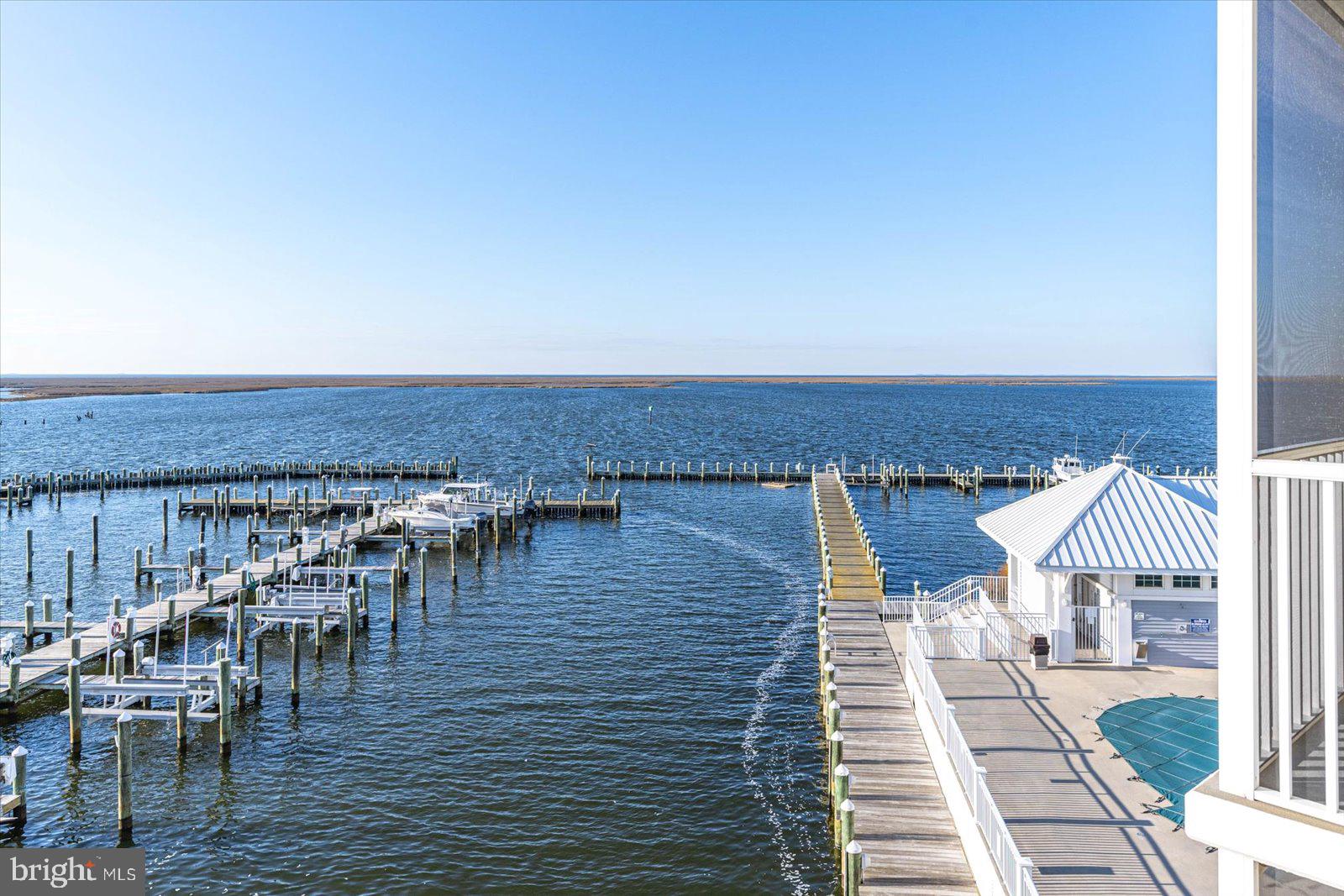 HARBOUR LIGHT CONDOS - Residential